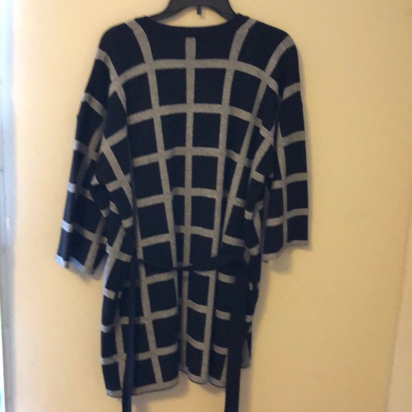 sweater - Picture 3 of 3